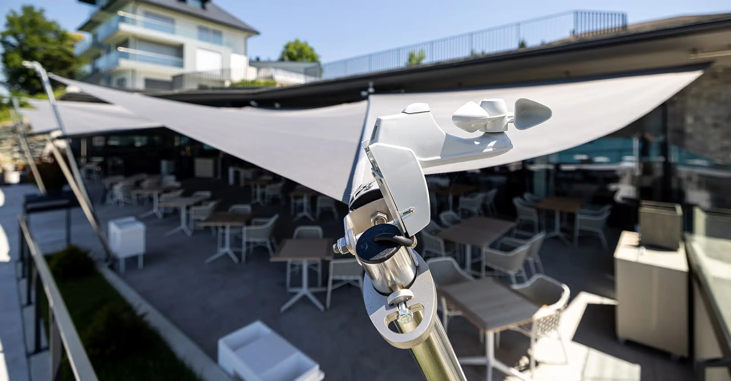 Windsensor und Nothandkurbel